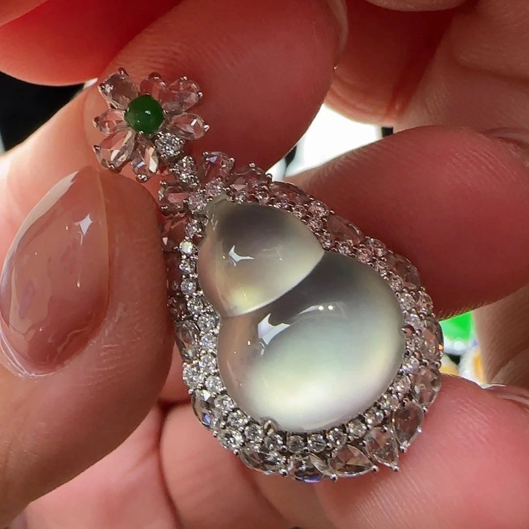 翡翠18K金镶嵌颈饰天然翡翠