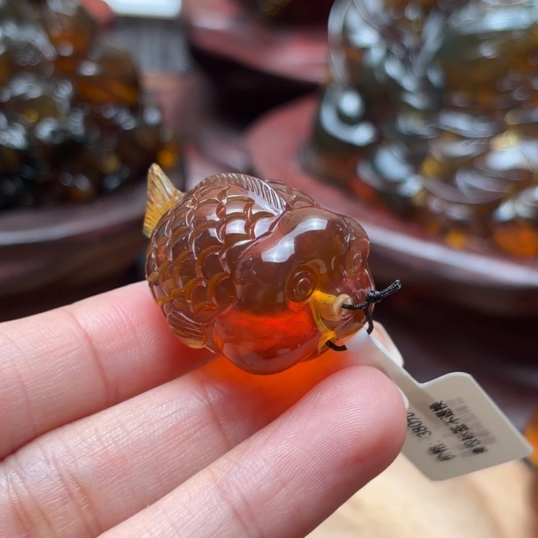 琥珀未镶嵌珠宝奇石