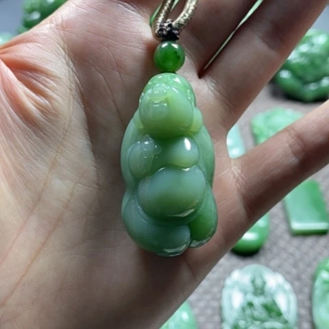 【闪购商品】颈饰未镶嵌和田玉
