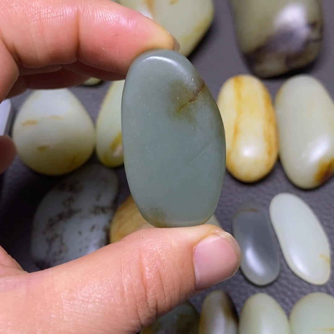 和田玉（糖玉）未镶嵌挂件