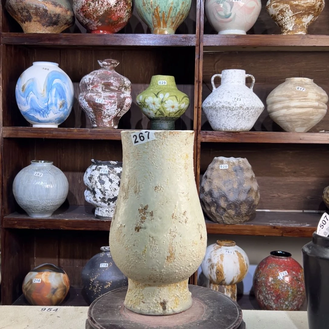 摆件267华庭街上釉质感的人