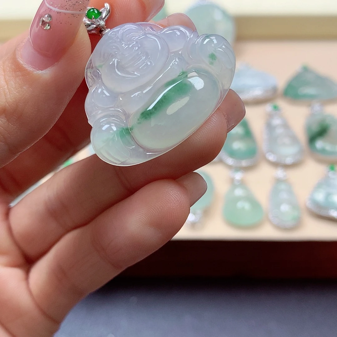 翡翠颈饰18K金镶嵌一**爹翡翠