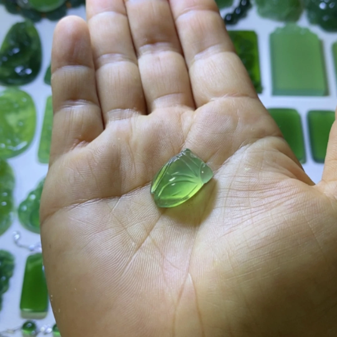 【闪购商品】未镶嵌蛇纹石玉颈饰