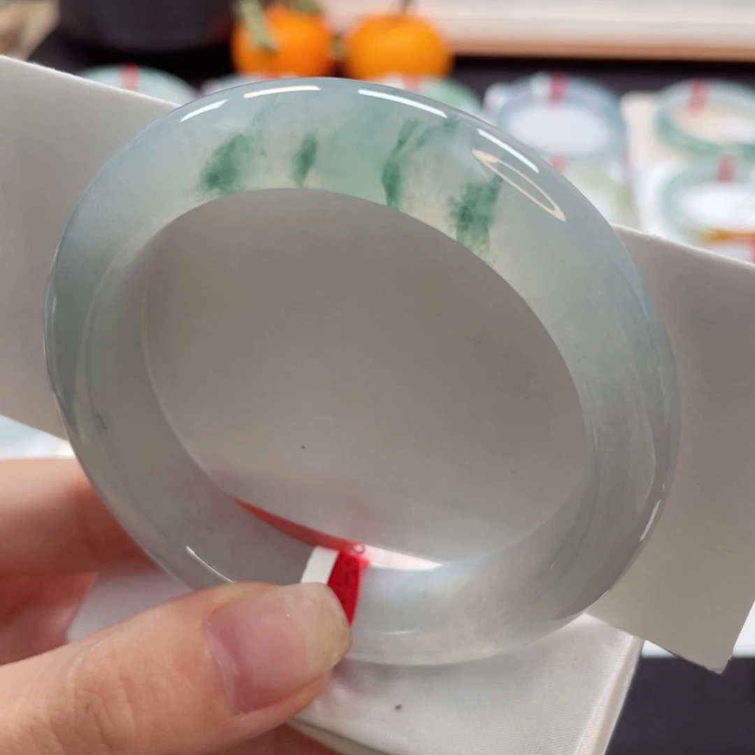 【闪购商品】翡翠手镯未镶嵌54.5冰透厚装飘花41号