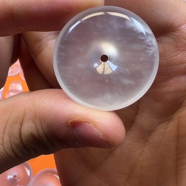 石英质玉未镶嵌颈饰