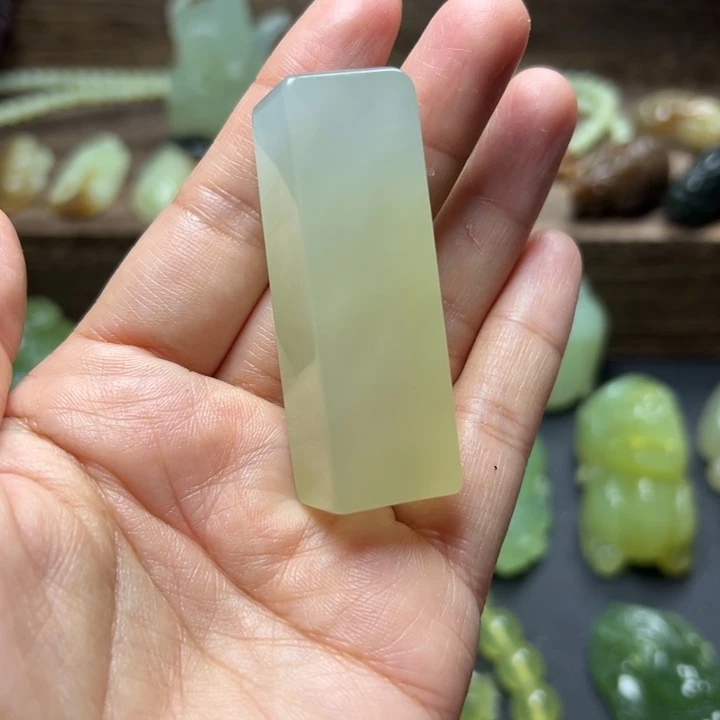 蛇纹石玉未镶嵌手把件