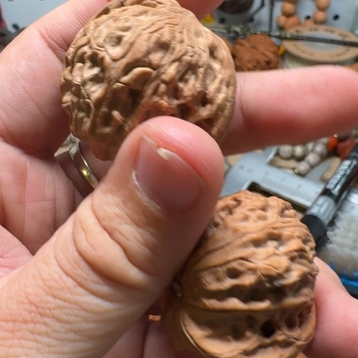 3***素不退不换练手核桃