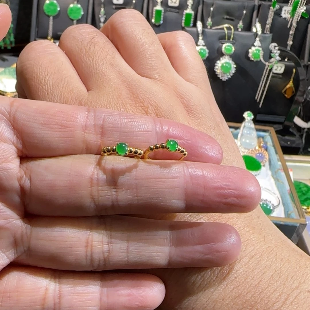 翡翠18K金镶嵌颈饰耳包