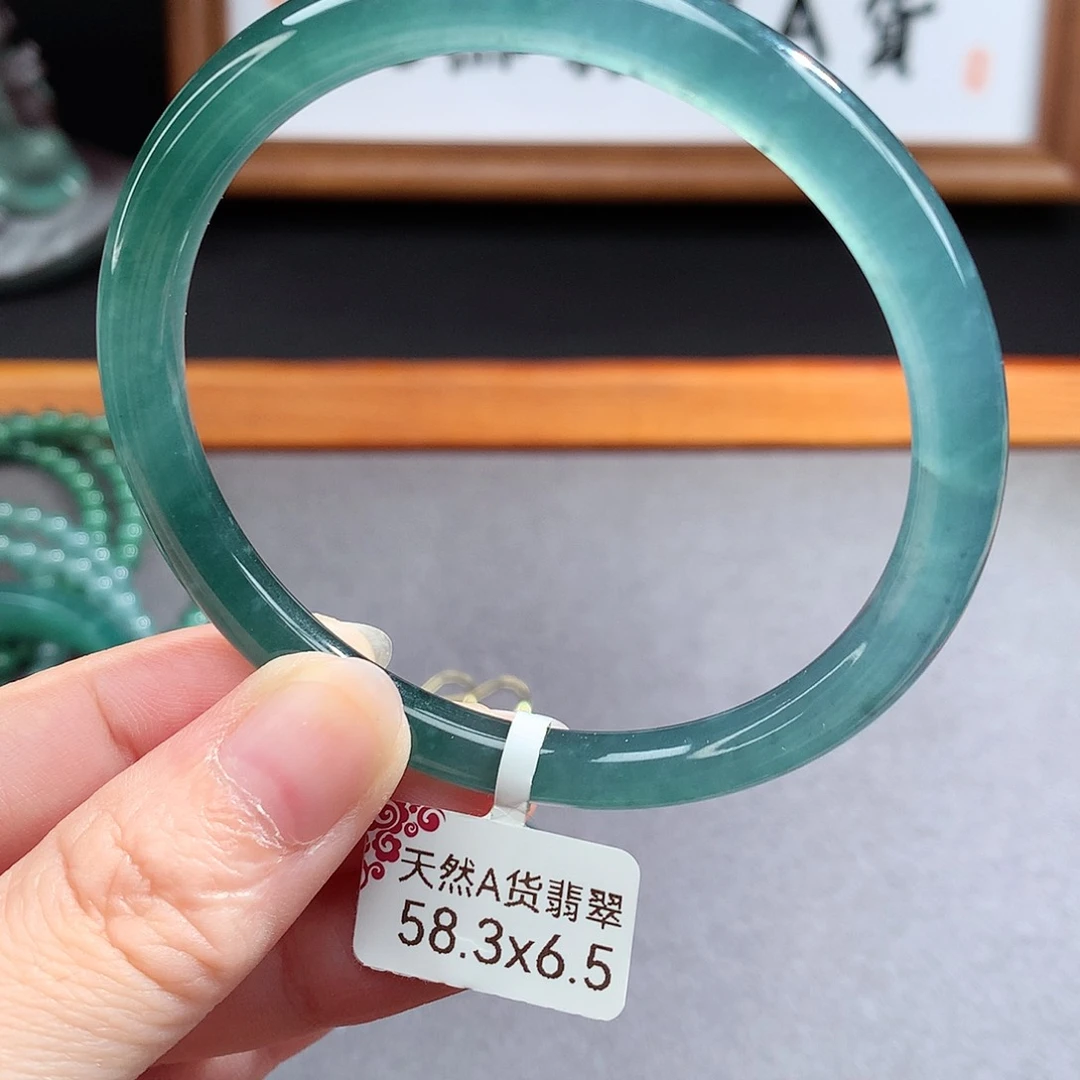 翡翠手镯（圆镯）未镶嵌