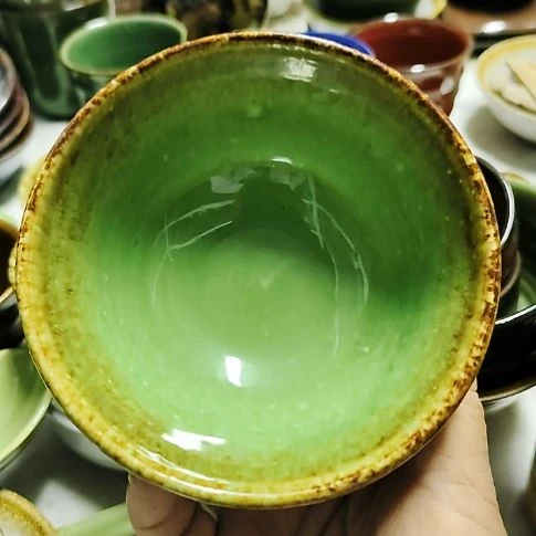 感***你瓷片瓷片，各种摆件，均有瑕疵。沙锅！