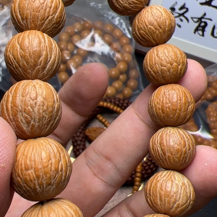 俗***雅猴头核桃吊坠哦了咯脚