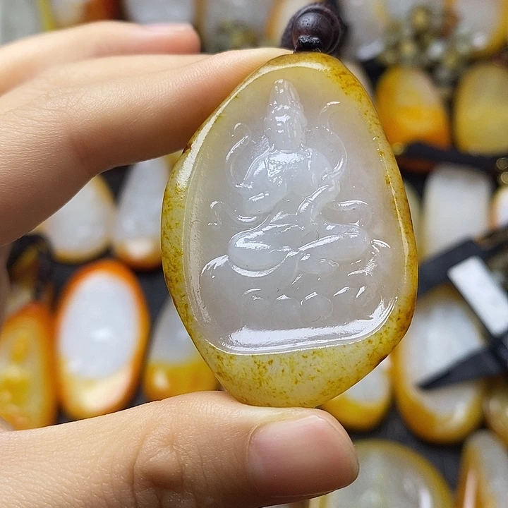 和田玉未镶嵌颈饰