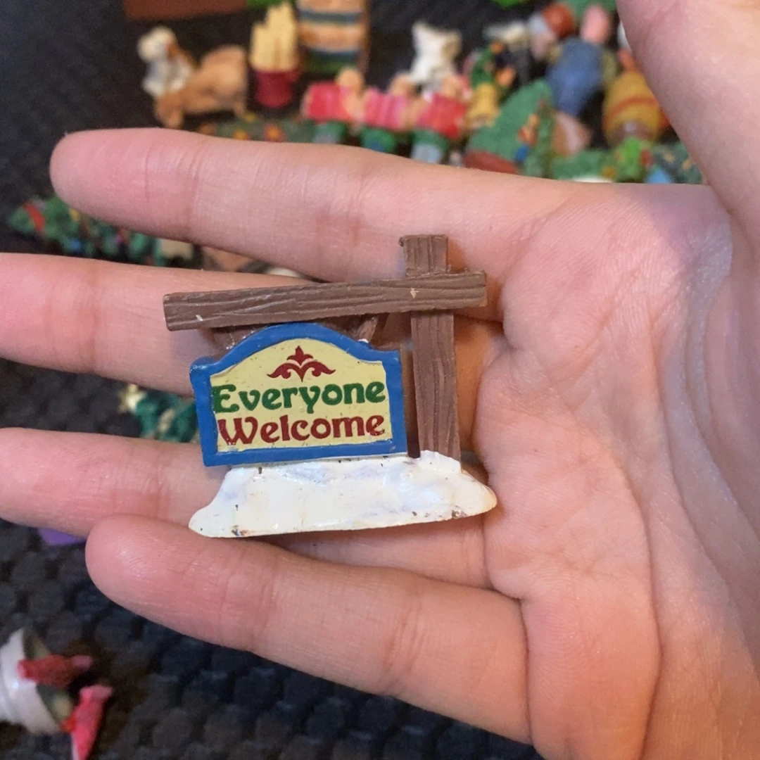 蒙***圈树脂树脂摆件产品