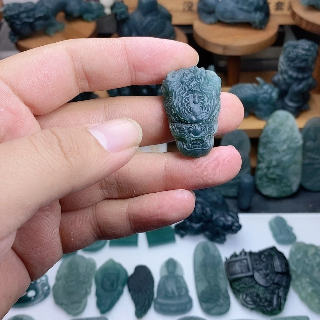 定制翡翠未镶嵌龙头