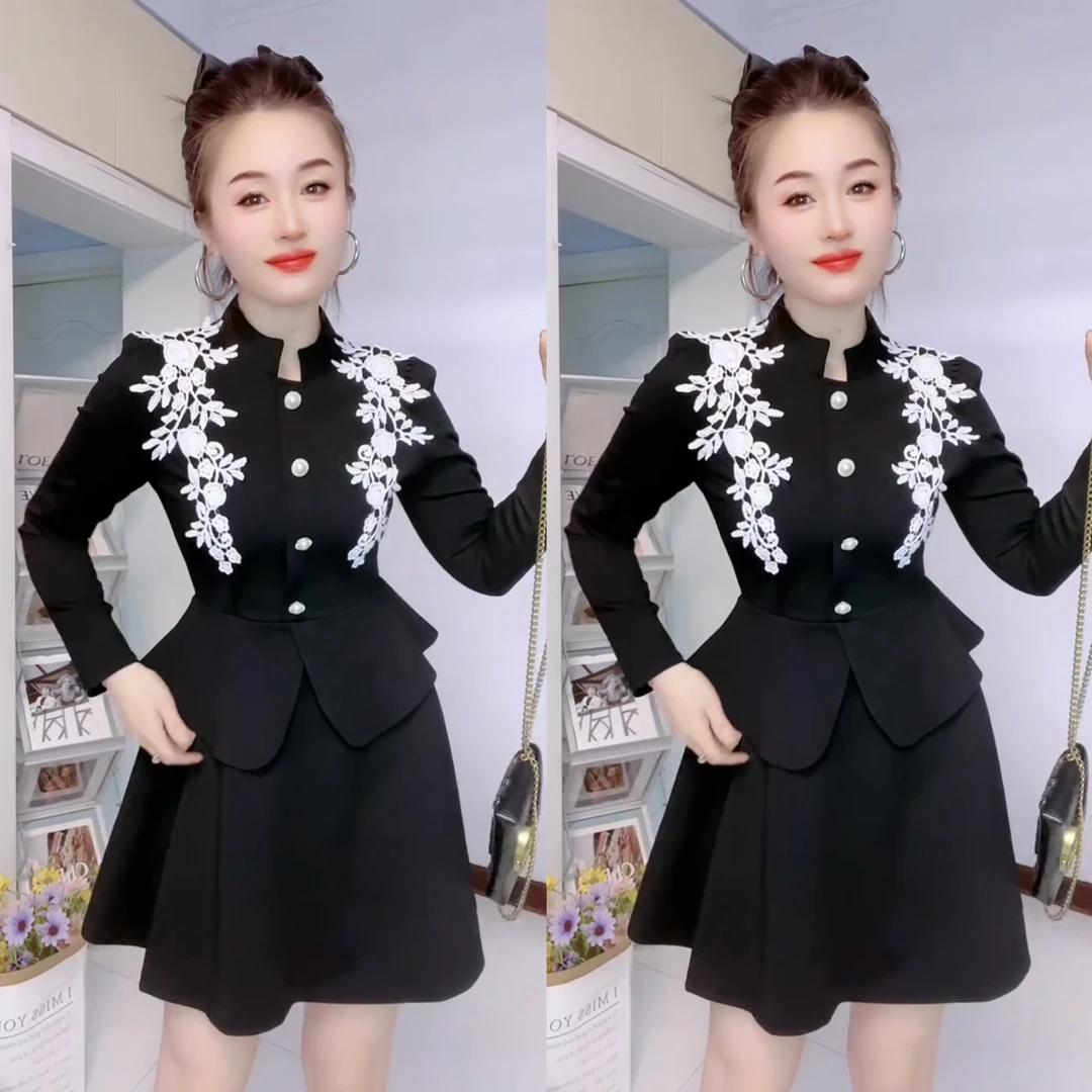 秋冬新款时尚新中式刺绣拼接显瘦气质中长款连衣裙女