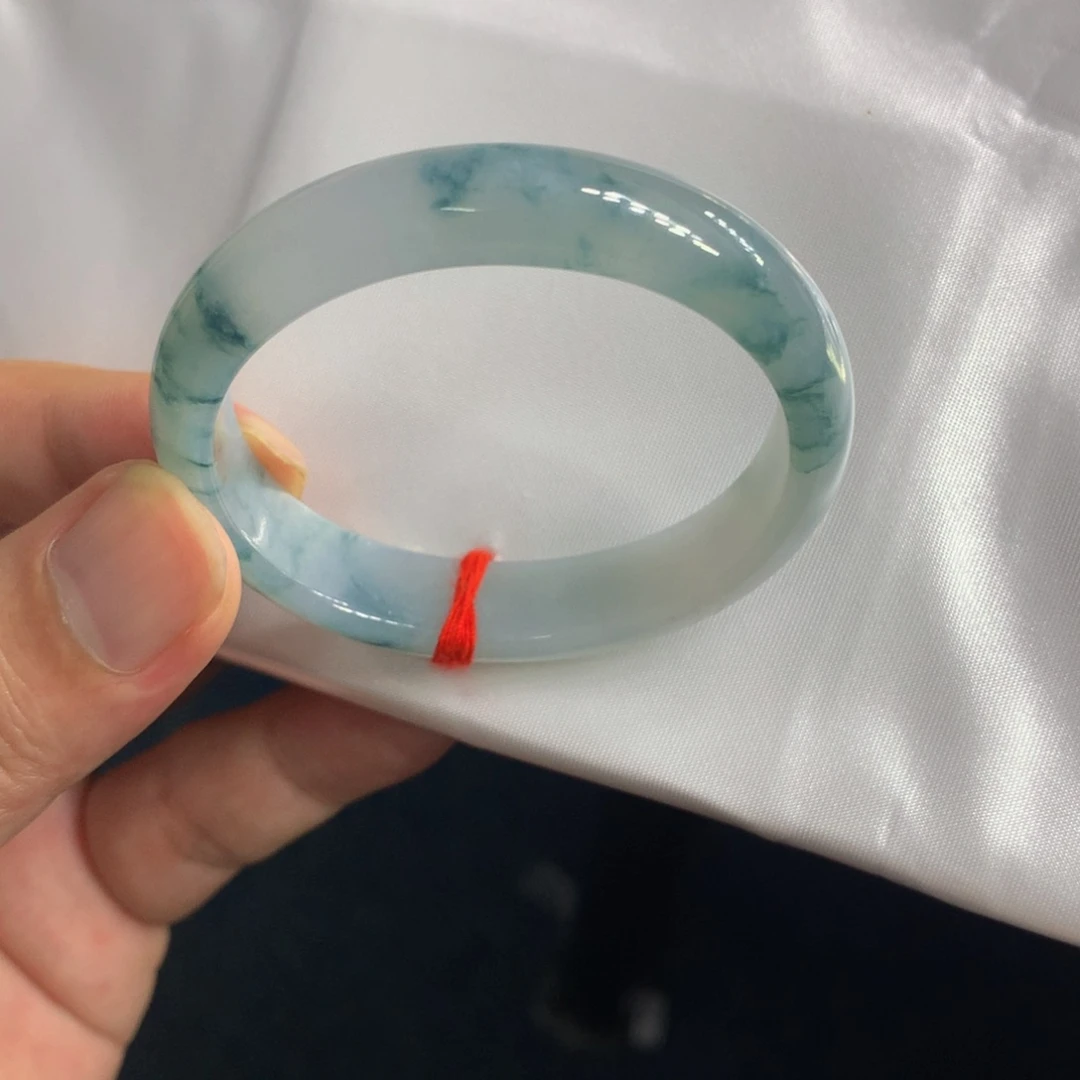 翡翠手镯（贵妃镯）未镶嵌