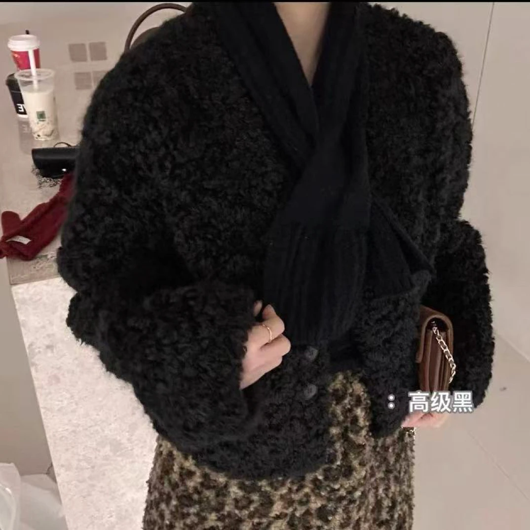 银弟～～冬季韩版V领短款毛毛保暖外套