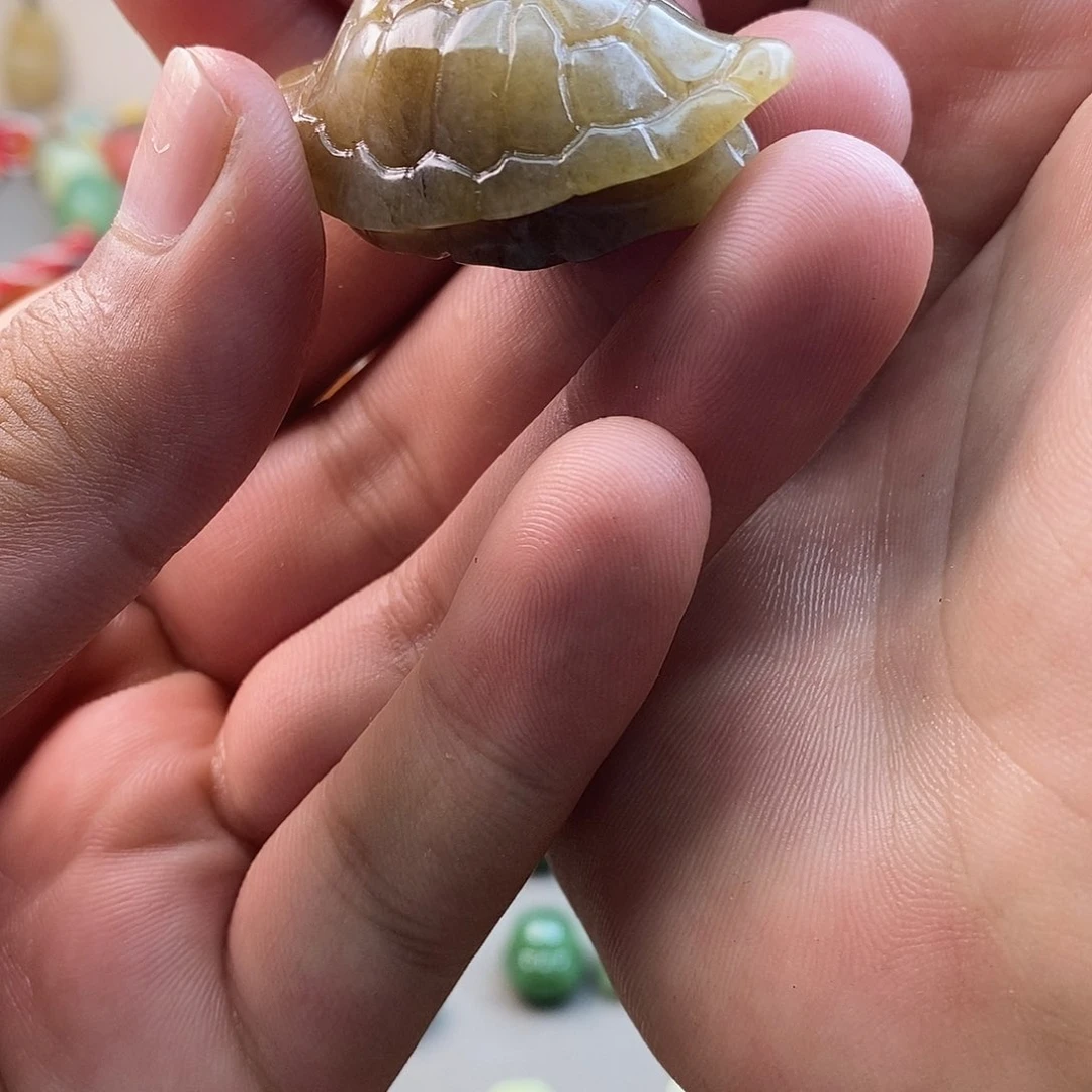 和田玉未镶嵌颈饰夏***汁
