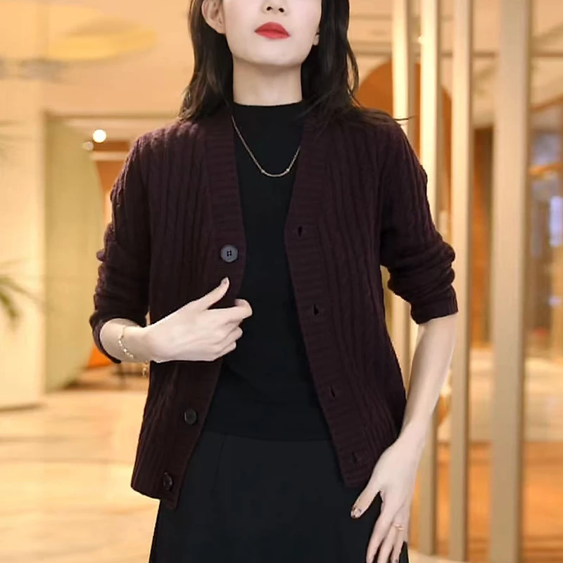 女士紫色时尚长袖毛衣2025秋季减龄显瘦短款V领针织开衫外穿上衣