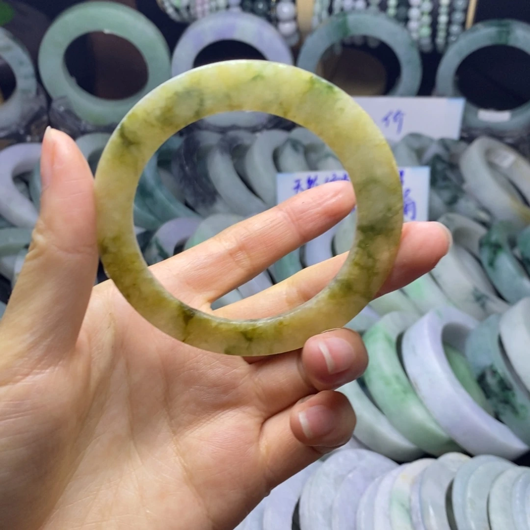 定制翡翠未镶嵌手镯