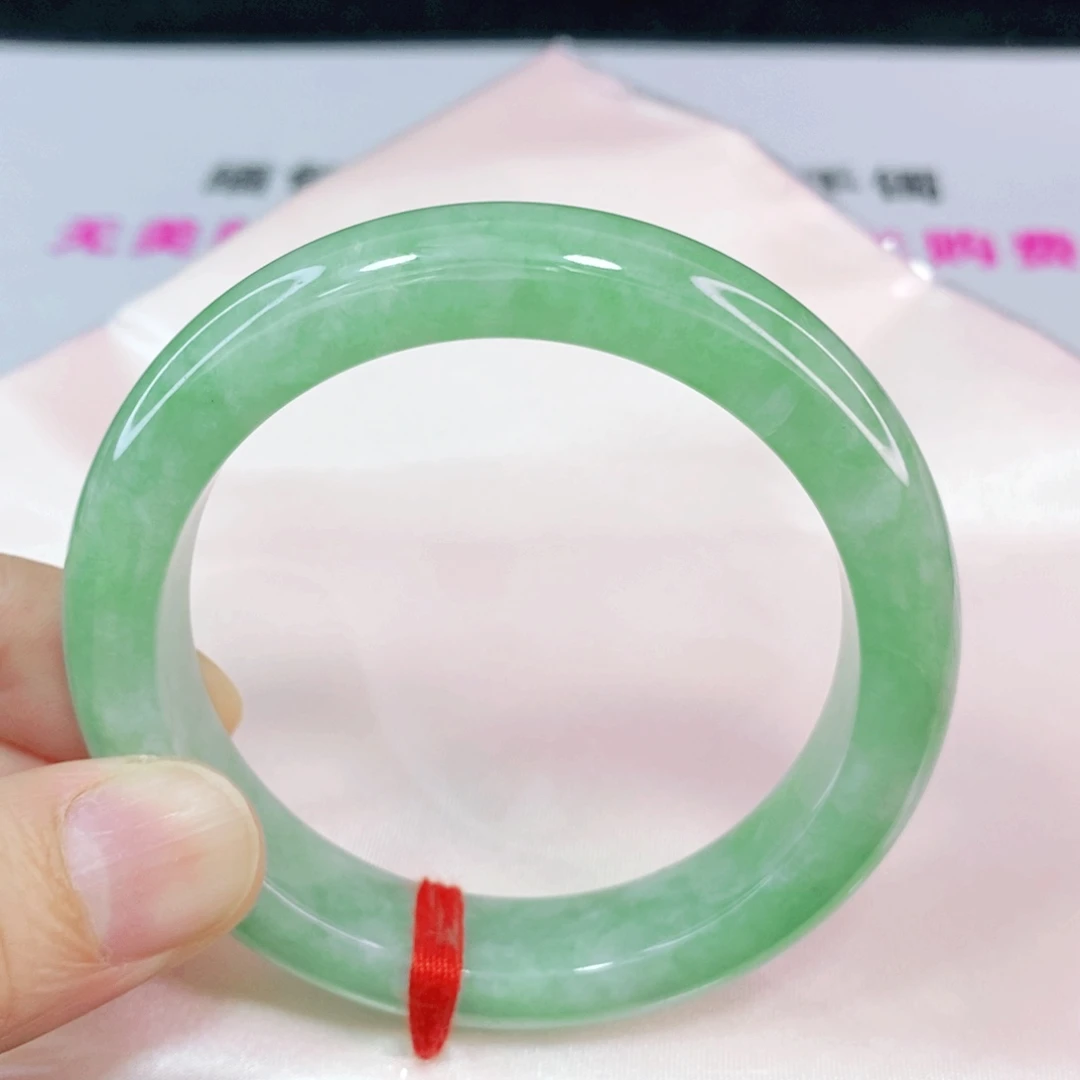 未镶嵌手镯翡翠咸***、54圈口正圈