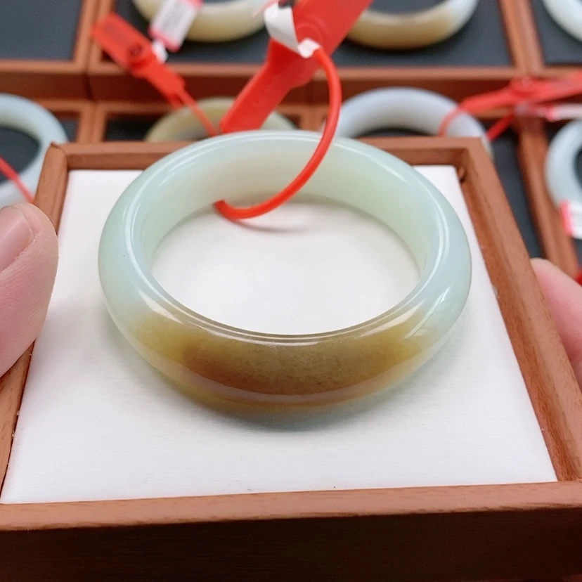 【闪购商品】未镶嵌手镯和田玉