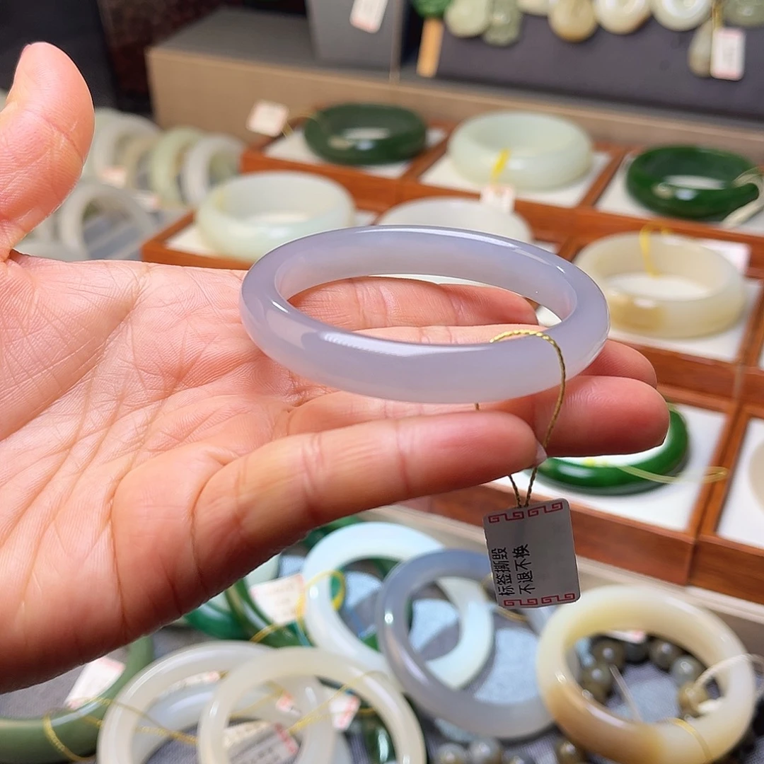 和田玉未镶嵌手镯53.7