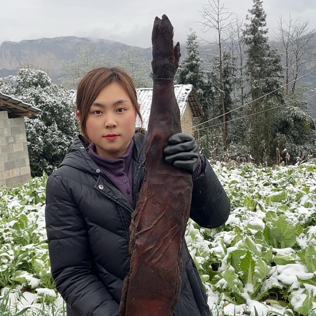 柴火烟熏腊猪腿猪杆粮食猪正宗农家风味
