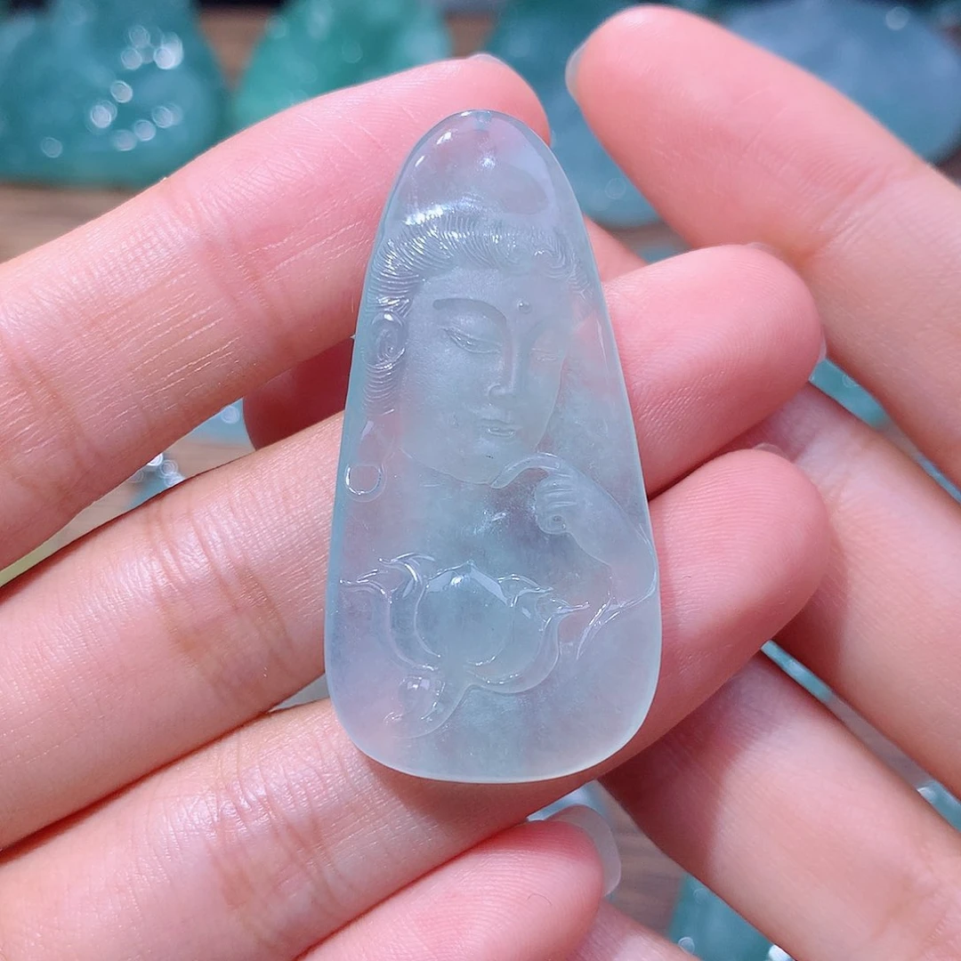 颈饰未镶嵌翡翠佛光天下