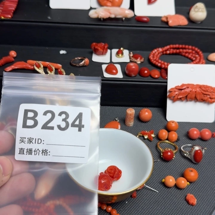 尕***宝其他默认微瑕好看出手