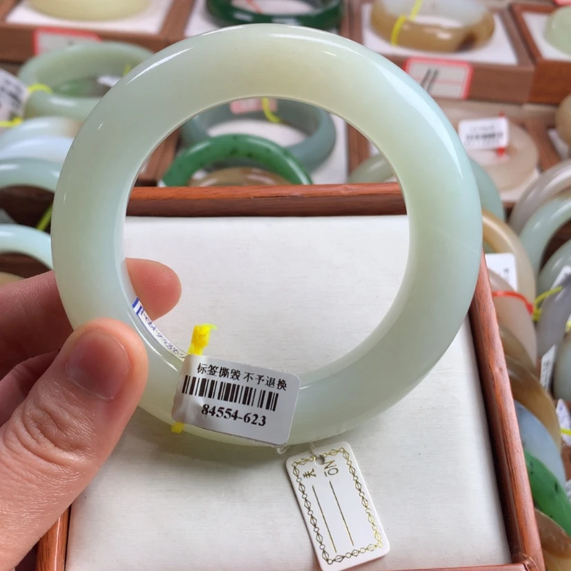 【闪购商品】和田玉手镯未镶嵌?***吖60.6