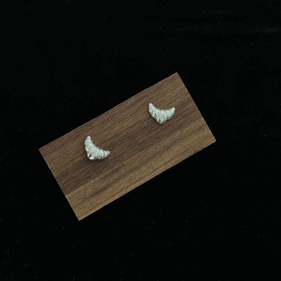 非金属布艺耳饰 韩国小众品牌｜s925牛角包ins实心耳钉