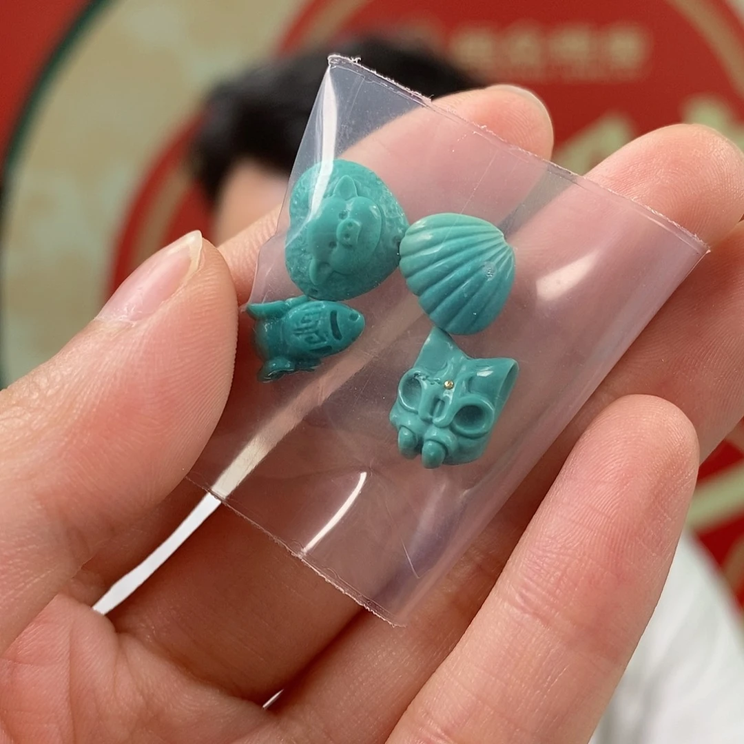 绿松石未镶嵌珠宝奇石