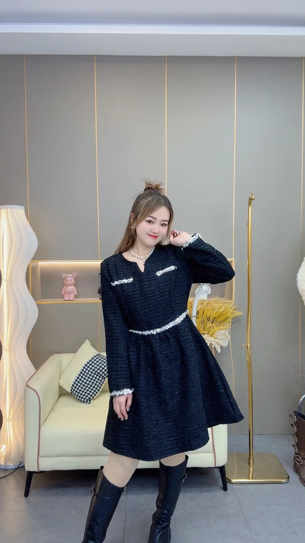 2025新款胖妹妹时尚连衣裙小香风收腰显瘦重工钉珠高级感遮肉5363