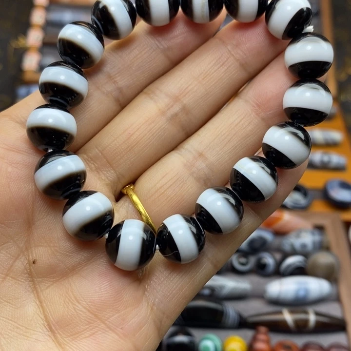 玛瑙/玉髓未镶嵌珠宝半成品虎*山