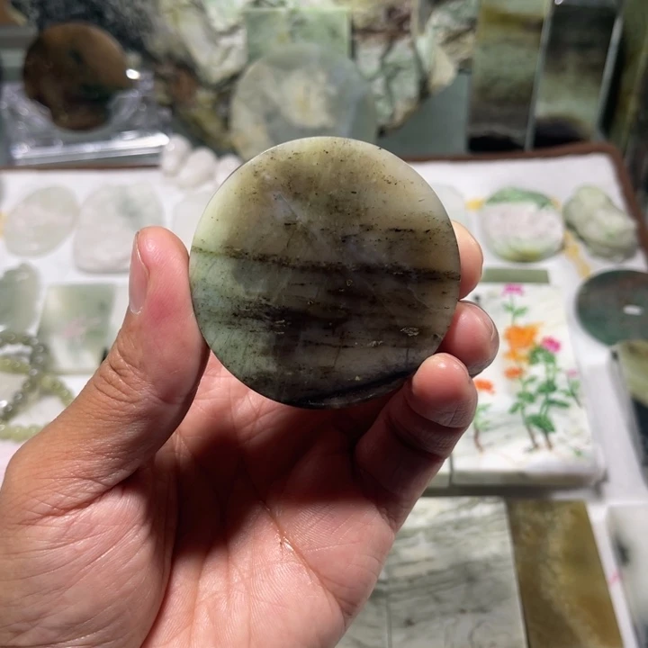 未镶嵌独山玉颈饰
