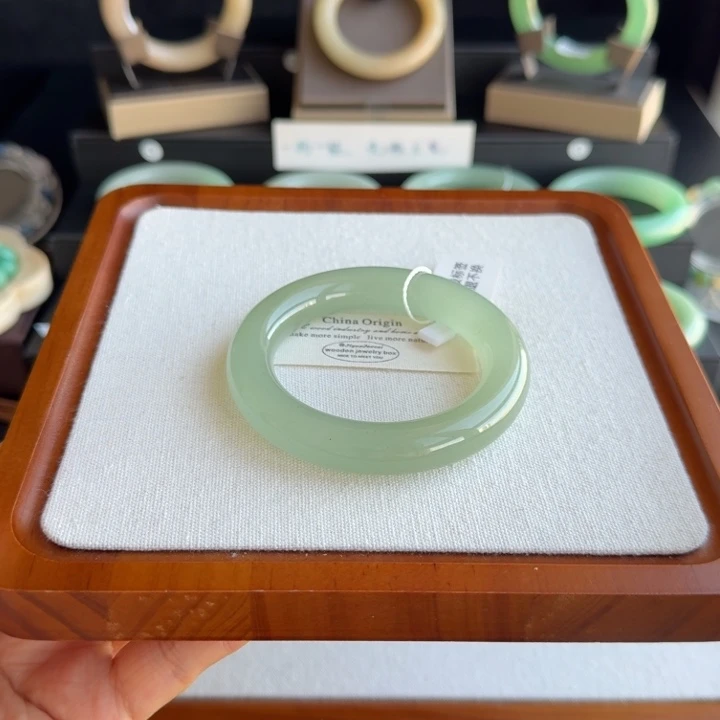 加***友非金属加56.3冰晴茶绿晴胖圆时尚手镯