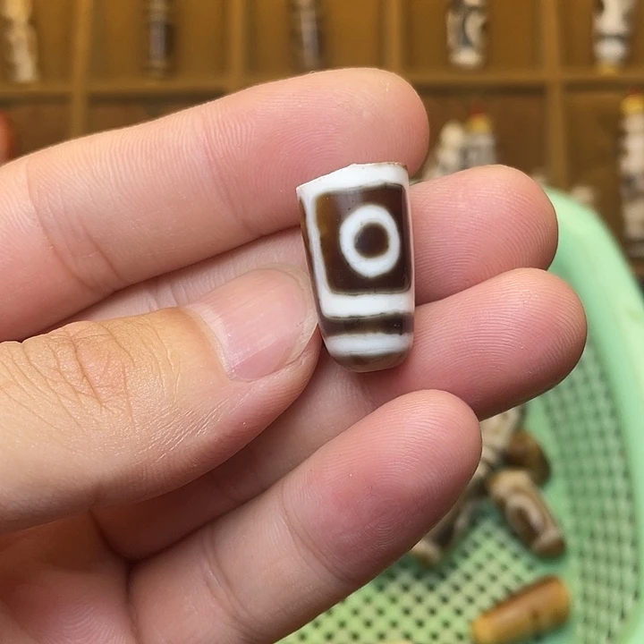 玛瑙/玉髓未镶嵌珠宝半成品革****》