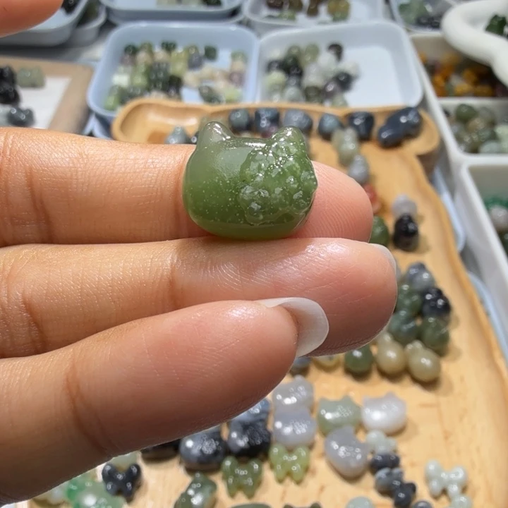 冰***儿和田玉未镶嵌珠宝奇石