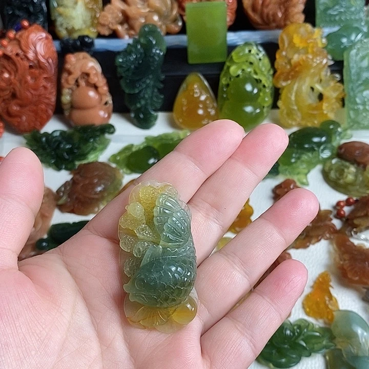 未镶嵌蛇纹石玉颈饰
