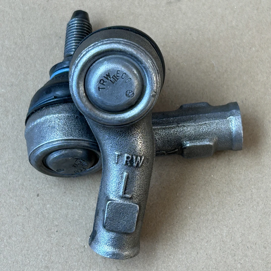 01-12老捷达 原厂转向球头