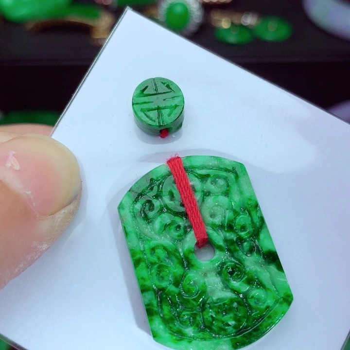 吊坠(不含链)未镶嵌翡翠