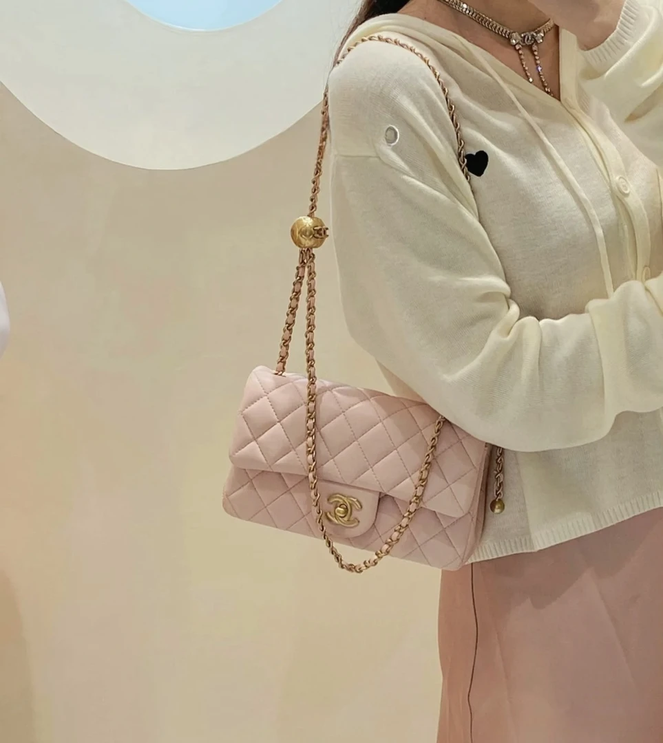 95新 Chanel/香奈儿 3501 樱花粉23k金球大mini单肩【第一个拆单】