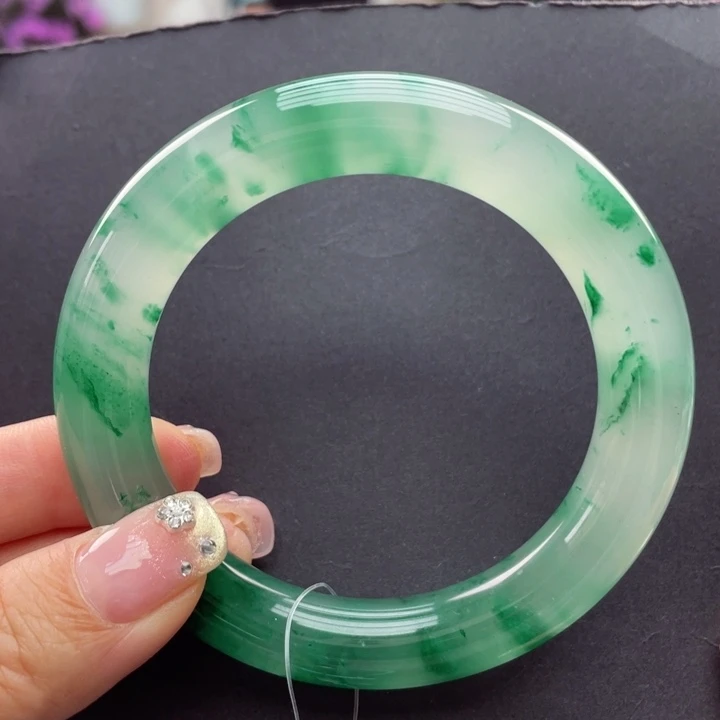 未镶嵌手镯石英质玉