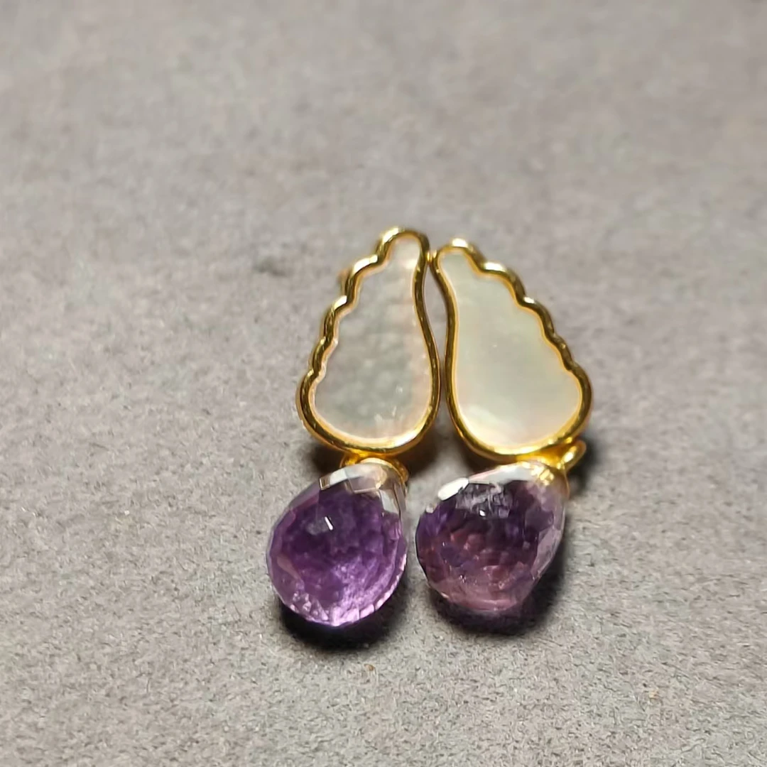 （桃）紫水晶白贝耳钉一对