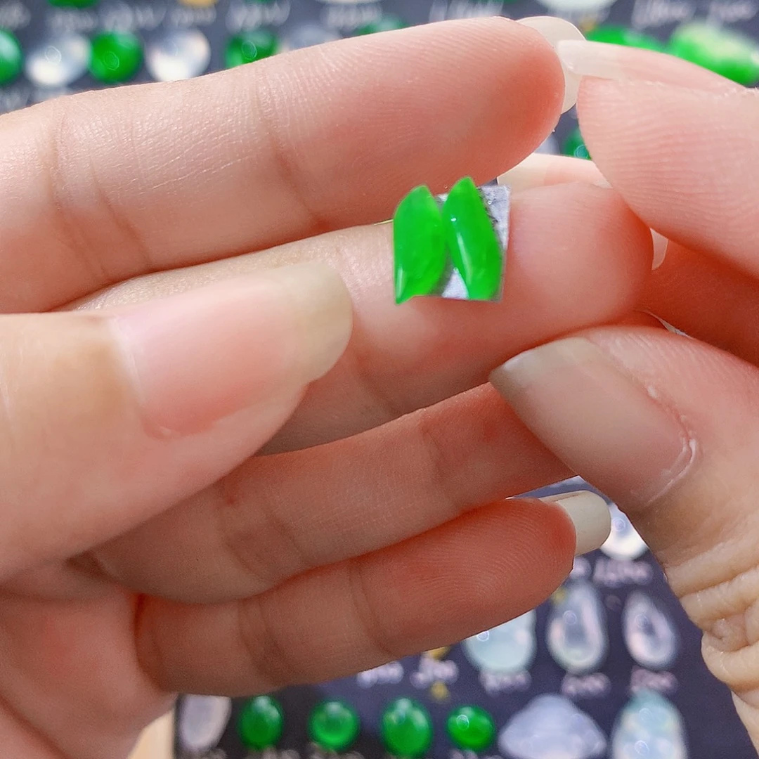 翡翠未镶嵌颈饰绿随形2