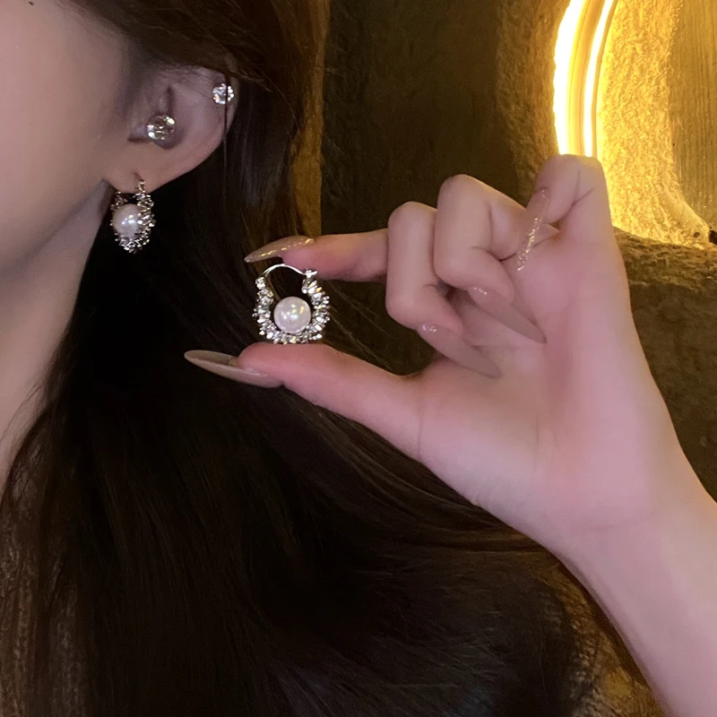 铜合金仿珍珠耳饰 轻奢精致法式日常通勤百搭耳环时尚气质耳扣