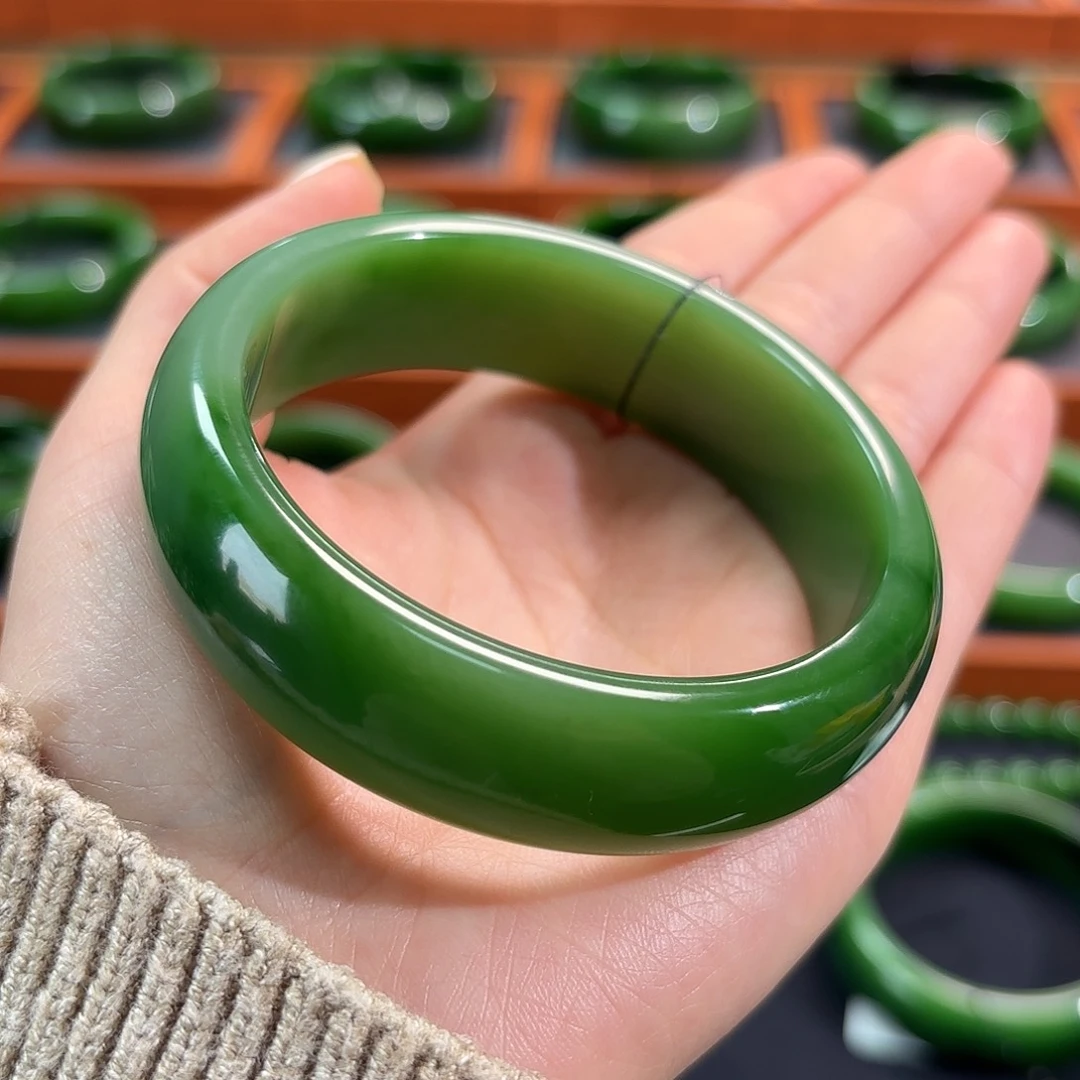 和田玉（碧玉）未镶嵌手镯粉阳绿宽版