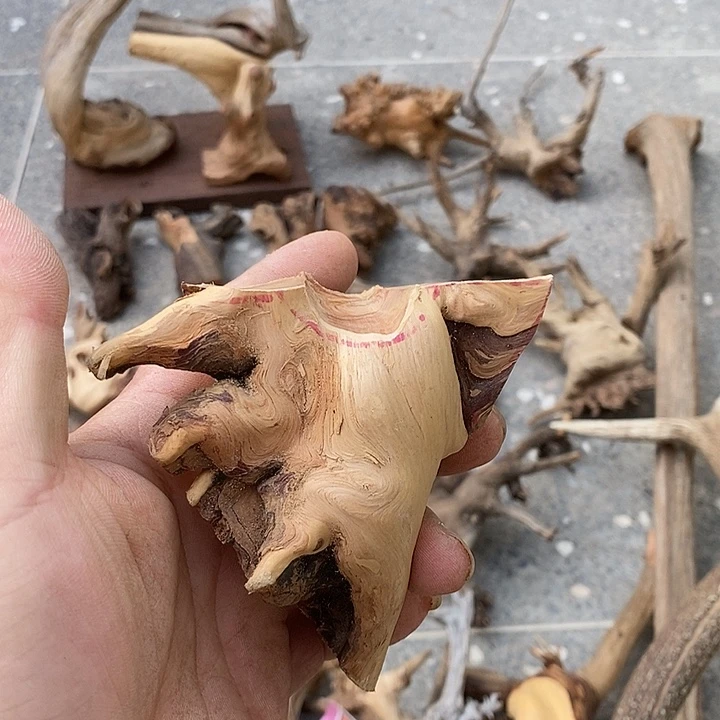 大叶紫檀（黑酸枝木类）