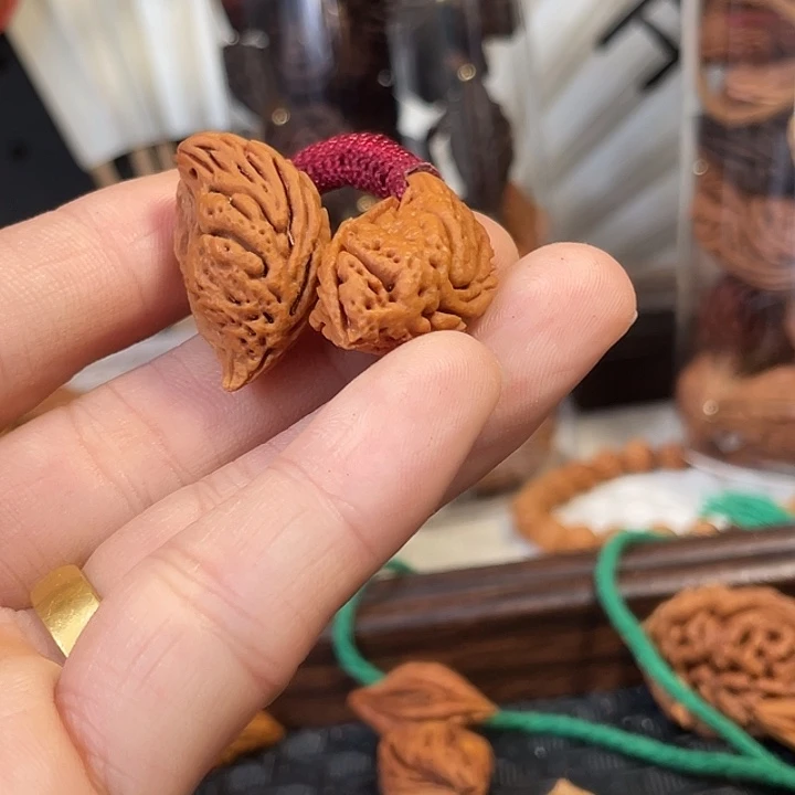 寻***…吊坠桃核碧桃核异形吊坠两个